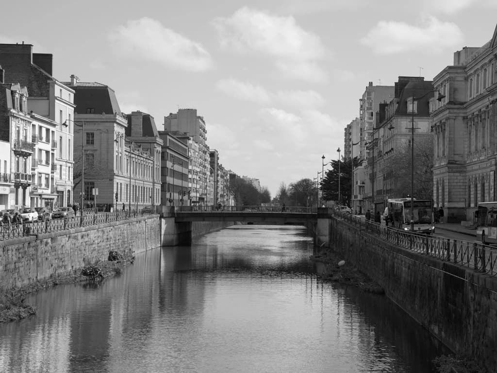 Black and white photo before restoration